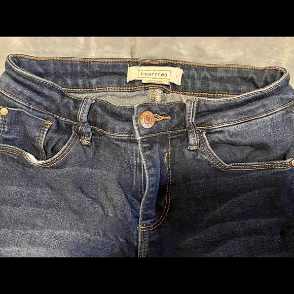 ✨2/$20✨ EightyTwo Distressed Skinny Jeans - Picture 5 of 8